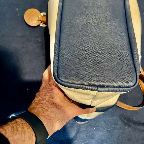 Michael Kors Designer Purse - Picture 5 of 9